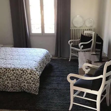 Le Logis De L'epinette Bed and Breakfast 3*
