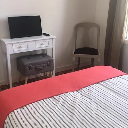 Le Logis De L'epinette 3* 利布尔讷